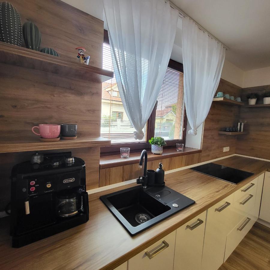 Oli Apartments เซเนซ ภายนอก รูปภาพ